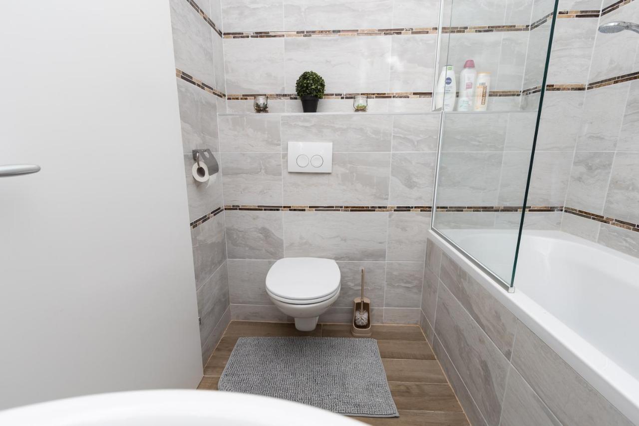 Comfortable Romantic 1 Bedroom Apartment Near Augarten ウィーン エクステリア 写真
